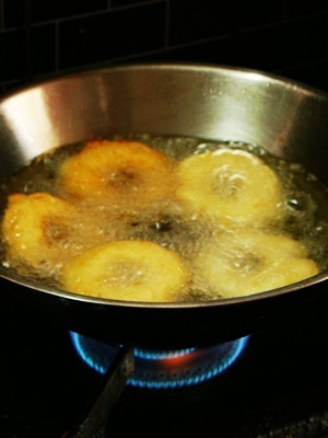 vadas in hot oil
